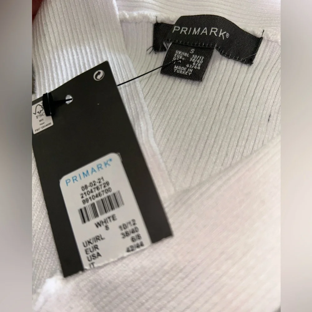 Women's-Primark Criss Cross front and mock neck back. Ribbed, Cropped, Size S. - Picture 5 of 8